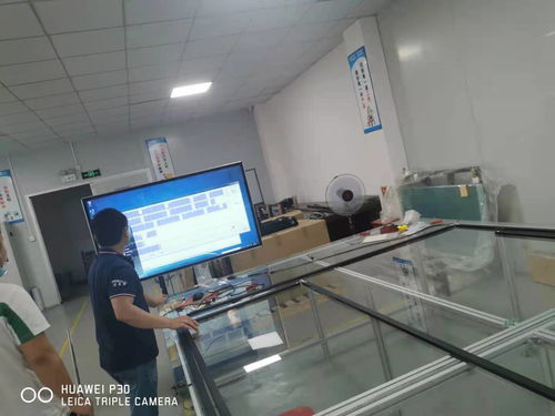 拼接觸摸框大屏選型指南 紅外觸摸屏在大型顯示場(chǎng)景中的技術(shù)優(yōu)勢(shì)與采購(gòu)建議